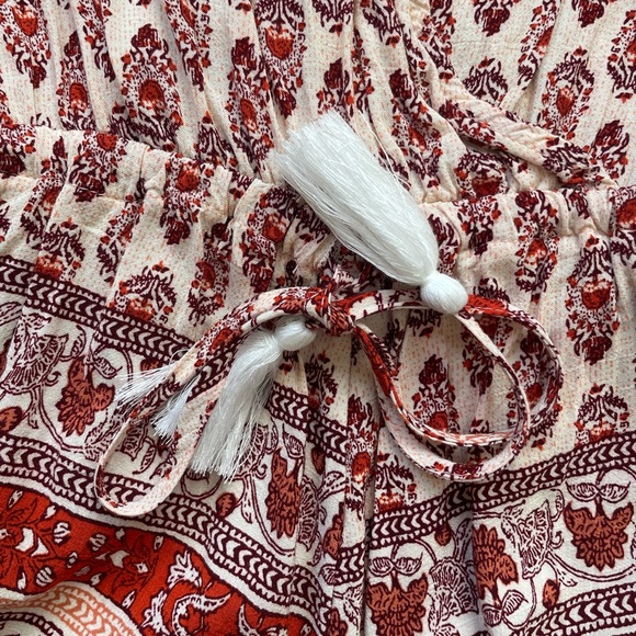 REVERSE BOHO ROMPER WITH DECORATIVE ADJUSTABLE WAIST DRAWSTRING (XS) NEVER WORN - Picture 3 of 4